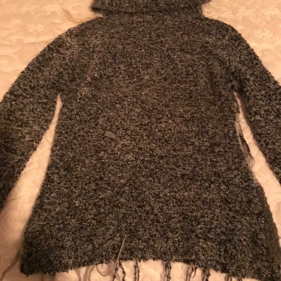 Melanie Lyne Funky Sweater - Picture 2 of 3